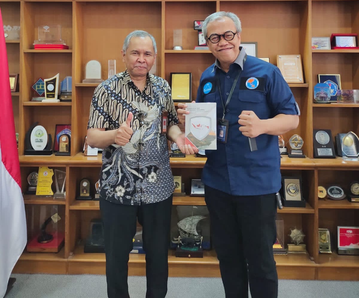 Direktur Polban bersama Senior Advisor/Owner Representative Mandapa Tourism Indonesia