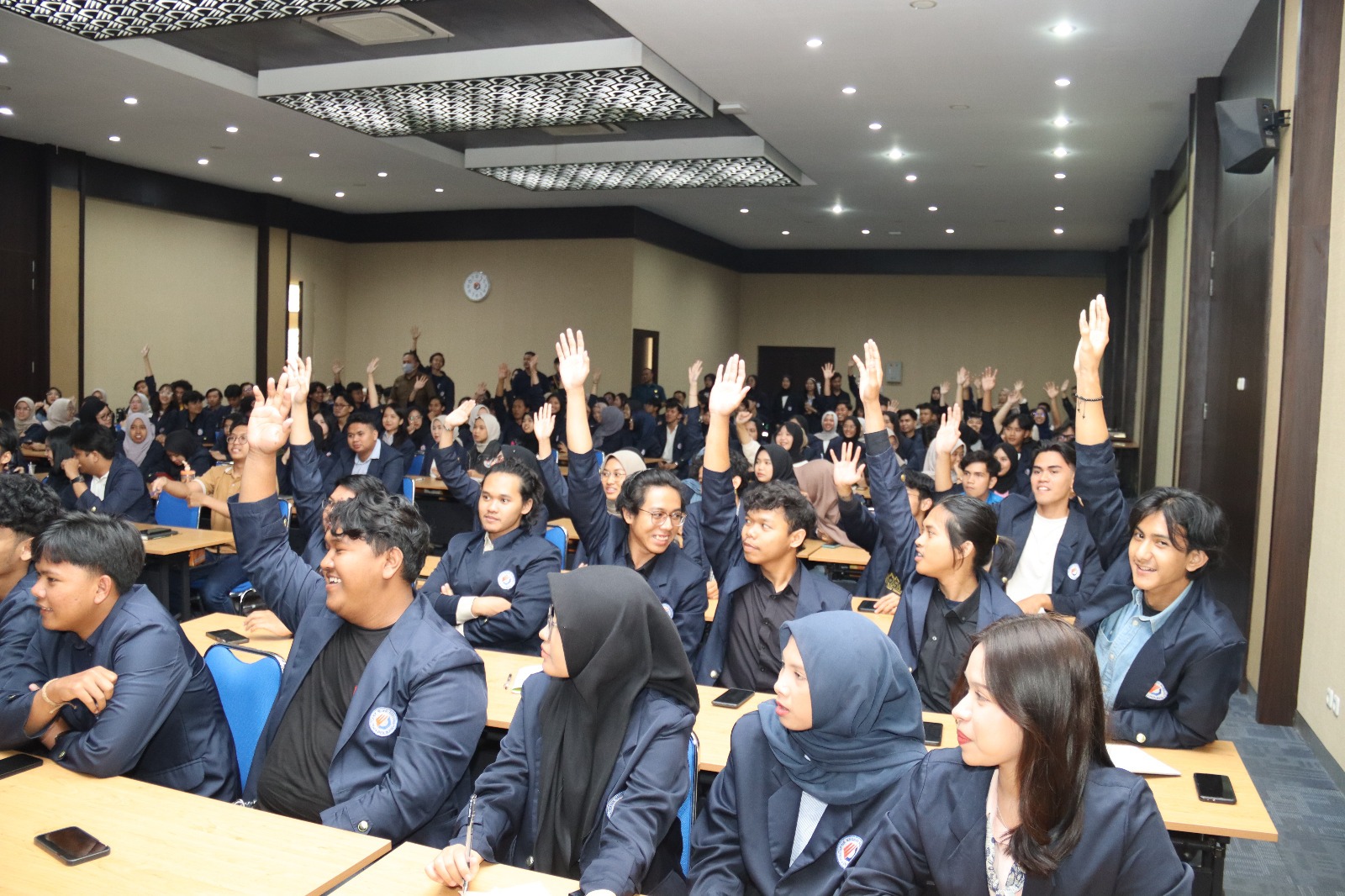 guest lecture bersama ibas yudhoyono