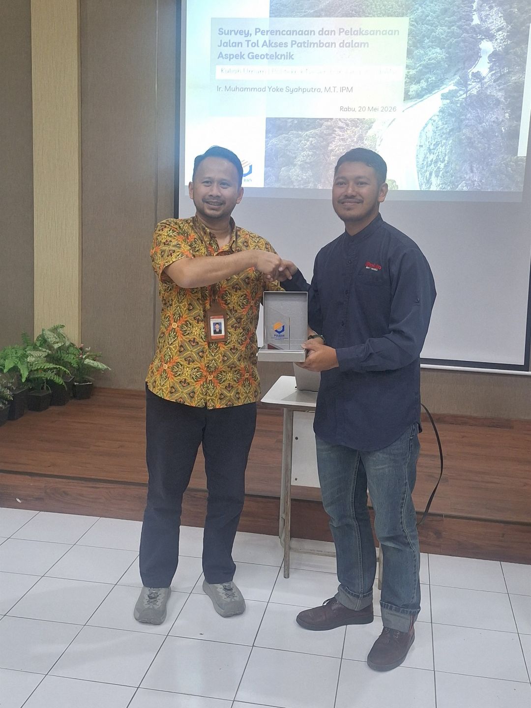 narsum kuliah umum TKS Polban