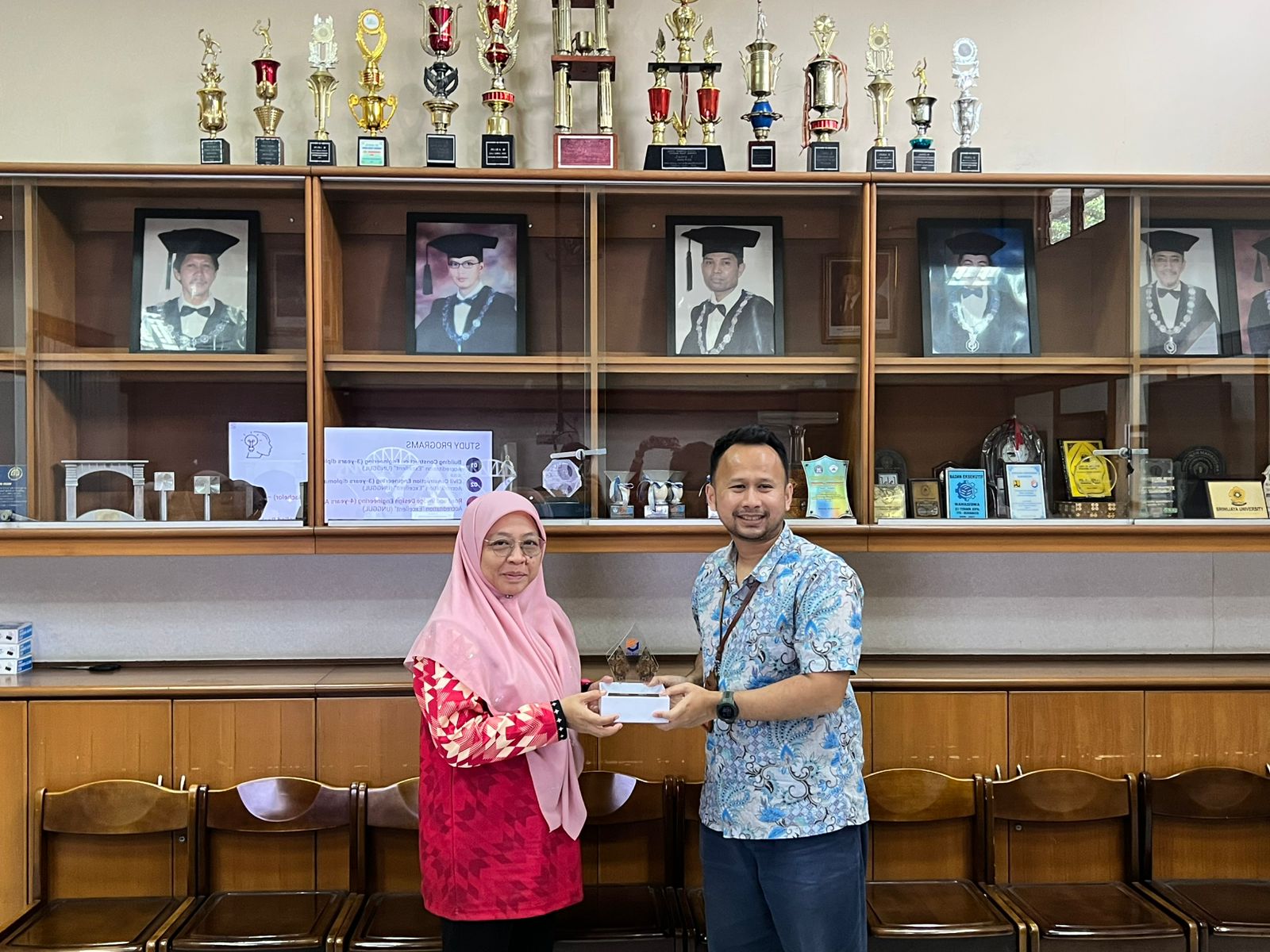 kunjungan poltek melaka malaysia