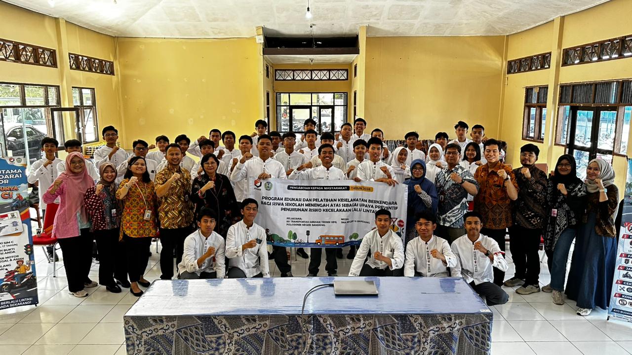 Pelaksanaan edukasi keselamatan berkendara sepeda motor bagi siswa SMA pada Jumat (28/8/2026) di Aula SMA Negeri 15 Bandung. (Dok. Ardianto)